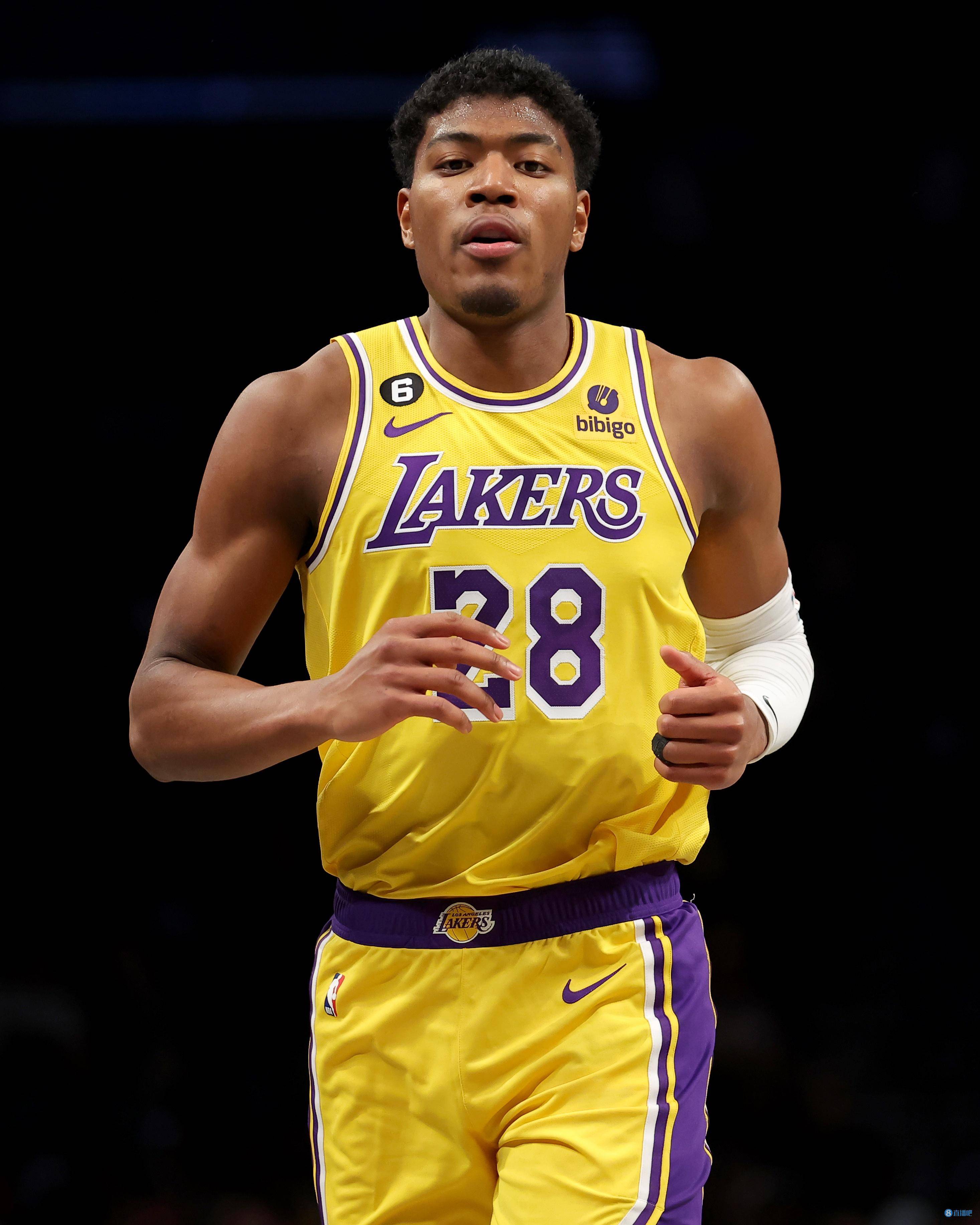 包含洛杉矶湖人今晨防线松动，志在CBA常规赛名次提升，媒体盛赞，年轻球员得到机会的词条